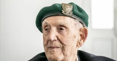Vdes në moshën 100-vjeçare komandoja e fundit e mbijetuar e Normandisë D-Day