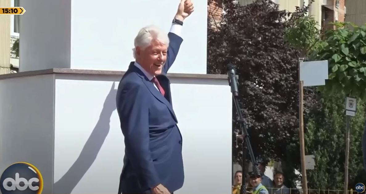 Presidenti që ndihmoi shqiptarët, Bill Clinton urdhëroi sulmin ndaj Serbisë në 1999