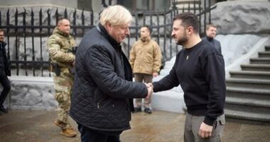 “Mos hiqni dorë!”, Boris Johnson thirrje SHBA-së: Mbështesni Ukrainën të fitojë kundër Rusisë