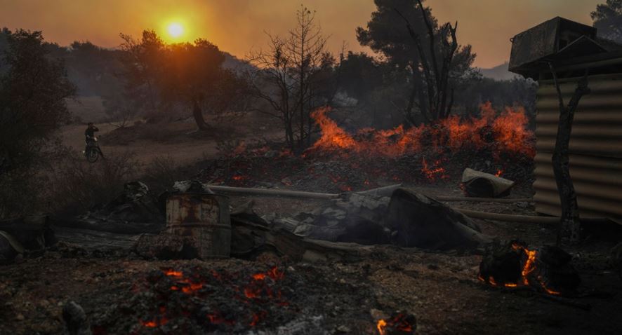 Vazhdojnë temperaturat mbi 40 gradë në Europë, SHBA përgatitet për nxehtësi rekord