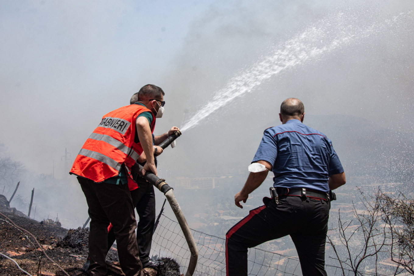 Humbin jetën dy persona nga zjarret në Sicili, evakuohet spitali në Palermo