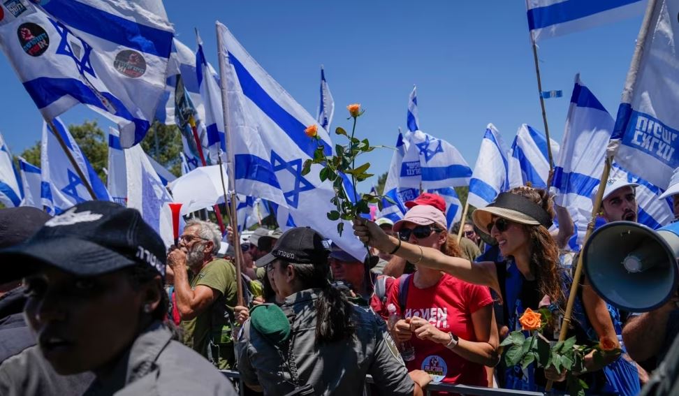 Vazhdojnë protestat në Izrael pas ndryshimeve në gjyqësor