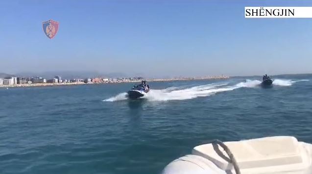 Kontrollet detare/ Bllokohen 8 mjete Jet Sky në Shëngjin, gjobiten pronarët