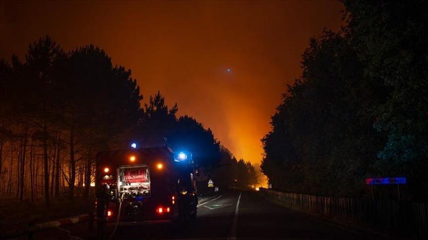 Zjarret në jug, Franca shpall “alarm të kuq”