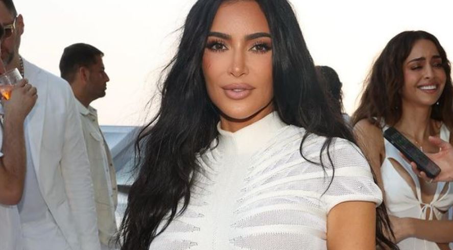 Çifti i ri i showbiz-it? Kim Kardashian kapet ‘mat’ duke flirtuar me futbollistin e njohur