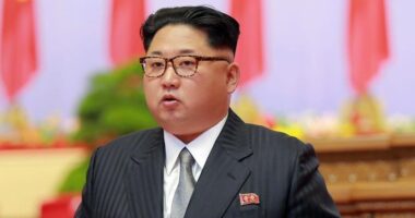 Lideri i Koresë së Veriut njofton se vendi do të rrisë kapacitetin raketor dhe të armëve bërthamore