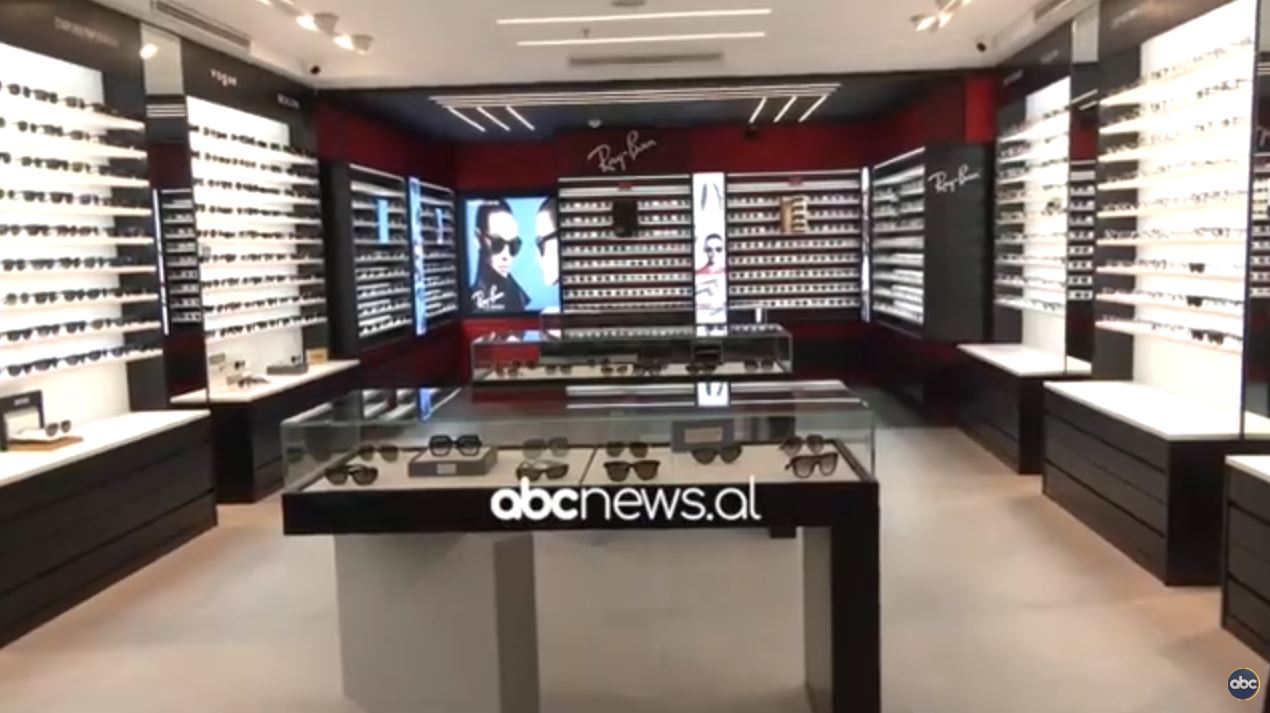 Max Optika hap dyqan të ri në TEG/ Ulje deri në 50% për të gjitha koleksionet e syzeve