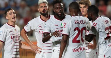 Milan do Scamacca, kuqezinjtë ofrojnë edhe një sulmues si pjesë e negociatave