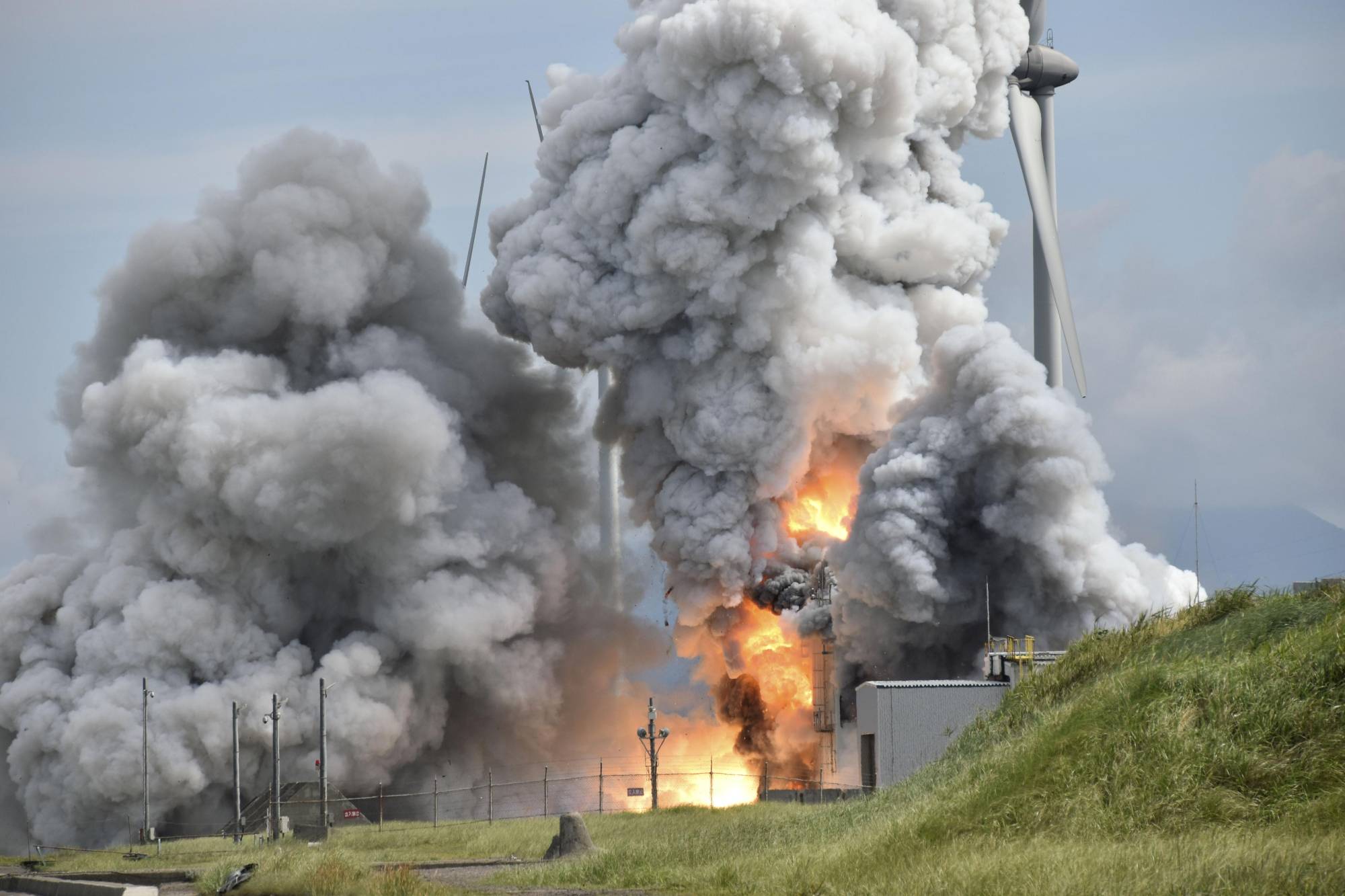 VIDEO/ Tym e flakë, shpërthen raketa “Epsilon S” gjatë testimit në Japoni