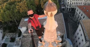 I apasionuar pas fotografive në lartësi, bie nga kati i 68-të, humb jetën francezi në Hong Kong