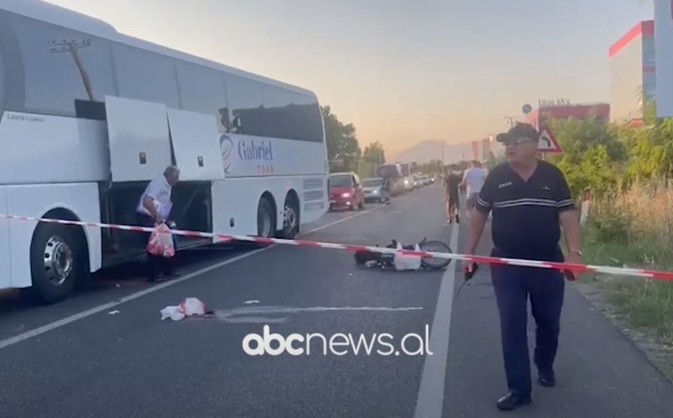 Aksident në aksin Shkodër-Koplik/ Motoçikleta përplaset me autobusin me turistë, dy të plagosur rëndë