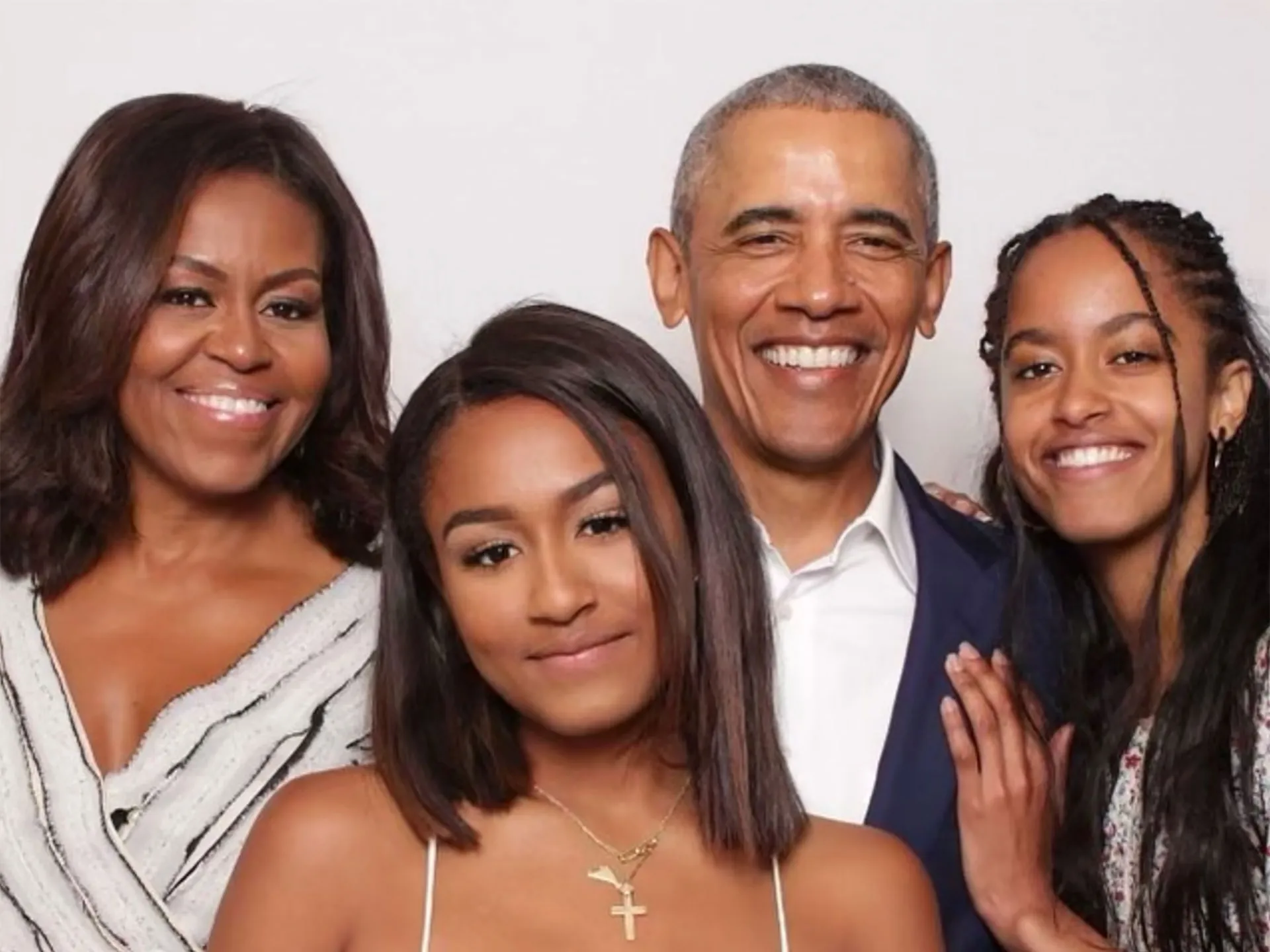 E bija mbush 25-vjeçe, Barack dhe Michelle i bëjnë urimet e ndjera