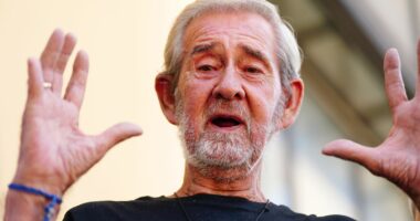 “Më lutej që ta vrisja nuk duronte dhimbjet”, vrau gruan e sëmurë në Qipro, lirohet 76 vjeçari britanik