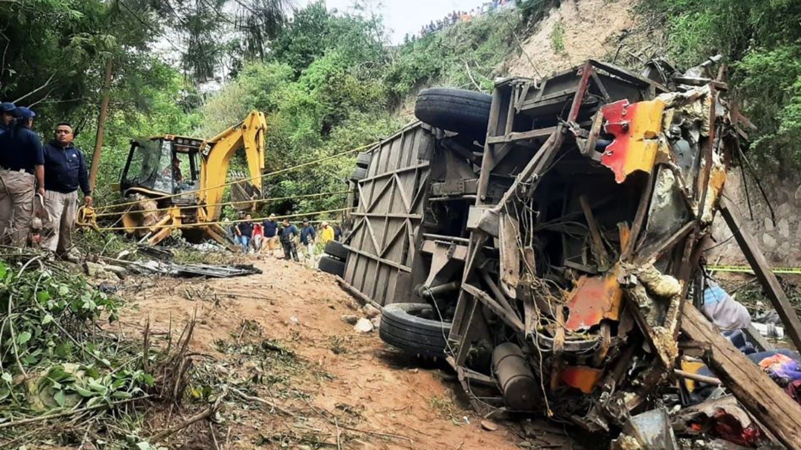 Autobusi bie nga shkëmbi në Meksikë, të paktën 29 të vdekur