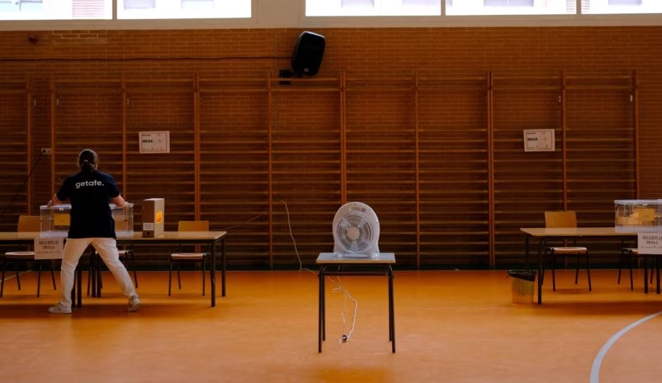 Spanjollët votojnë në zgjedhjet që mund ta sjellin të djathtën në pushtet