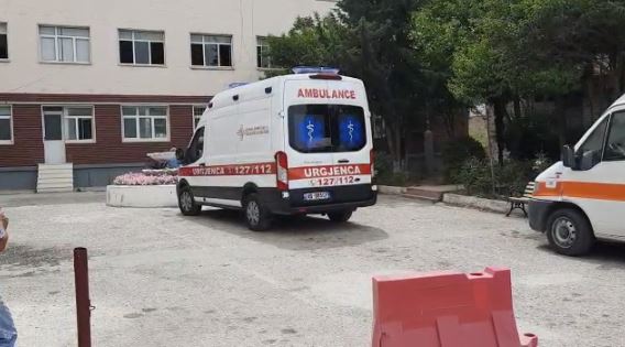 EMRI/ E moshuara shkon në spitalin e Vlorës me dëmtime në trup, e dhunuar nga vëllai i nuses së djalit