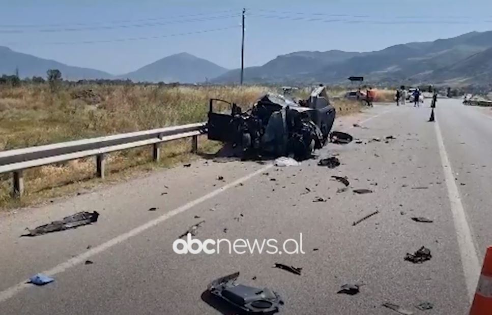 Makina del nga rruga në Korçë, shoferi përfundon në spital