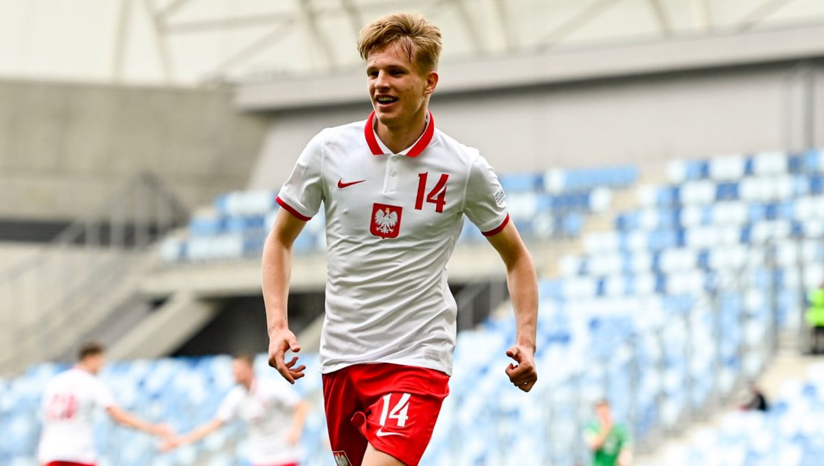 “Kuqezinjtë” të “pangopur” në merkato, Milan siguron talentin polak