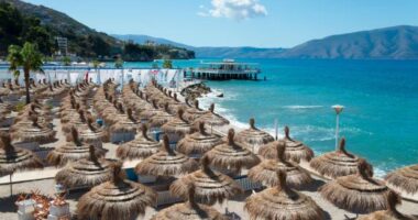 Hetime në Bashkinë e Vlorës/ Sekuestrohen dosje në zyrën e aseteve, në fokus kontratat e plazheve