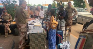 Grushti i shtetit dhe trazirat shtojnë frikën, evakuohen shtetasit e huaj në Nigeri