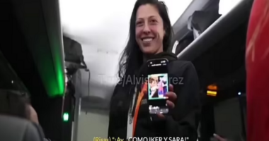 “Puthe, puthe”, zbulohet çfarë ndodhi në autobus pas puthjes së famshme të Rubiales me Hermoson