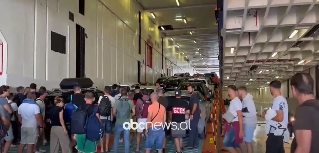 Vlorë, më shumë turistë këtë vit/ Në dy javët e para të gushtit hynë në port mbi 28 mijë persona