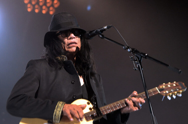 Ndahet nga jeta muzikanti i njohur amerikan, ylli i dokumentarit “Looking for the Sugarman”