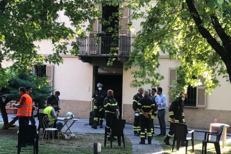 Zjarr në shtëpinë e të moshuarve në Itali, një i vdekur dhe 11 të lënduar
