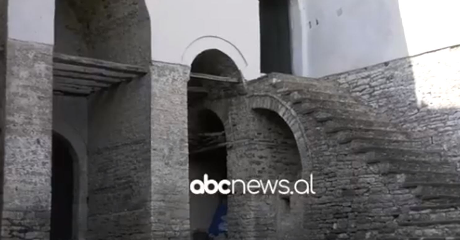 Shtëpia shekullore/ Gjirokastër, godina vizitohet nga turistët për arkitekturën unike