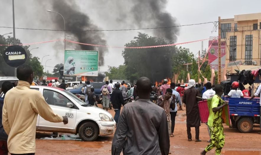 Blloku i shteteve të Afrikës Perëndimore: Ndërhyrja ushtarake në Niger, mjet i fundit