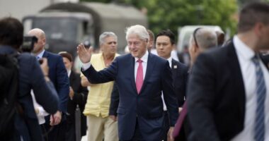 Bill Clinton feston sot 77-vjetorin e lindjes, sfidat dhe arritjet e ish-presidentit të SHBA-së