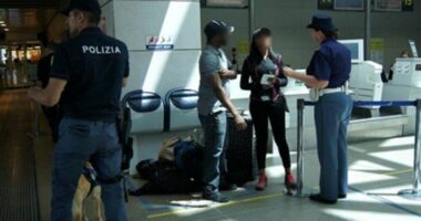 Del në pistën e aeroportit për të pirë duhan, pasagjeri turk gjobitet me 2 mijë euro