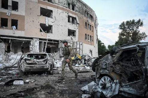 Sulm me raketa në një hotel në Zaporizhzhia, një i vrarë dhe 16 të plagosur