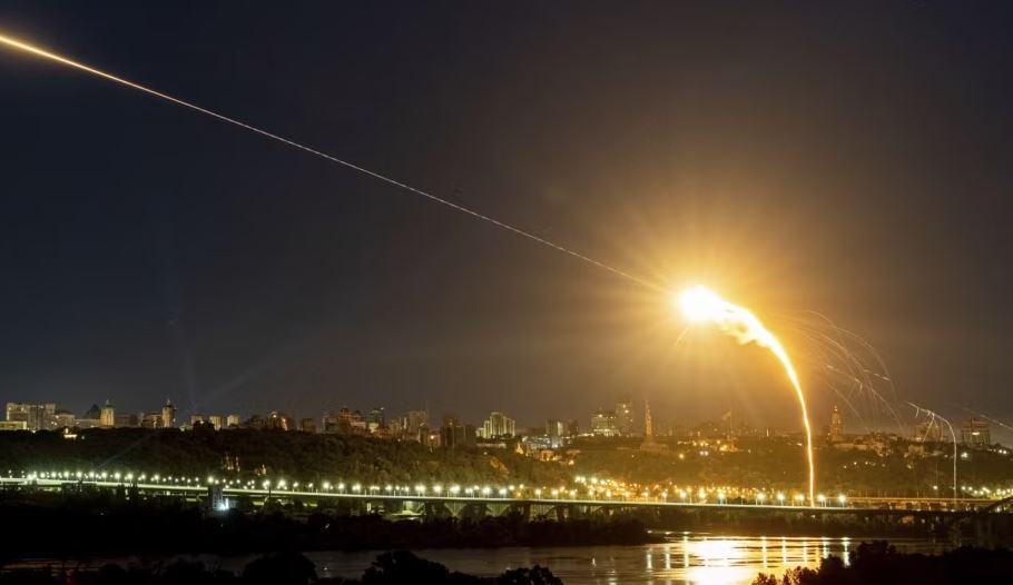 Ukraina thotë i rrëzoi 15 dronë rusë gjatë natës