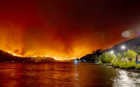 Përhapja e zjarreve, provinca kanadeze shpall gjendjen e jashtëzakonshme