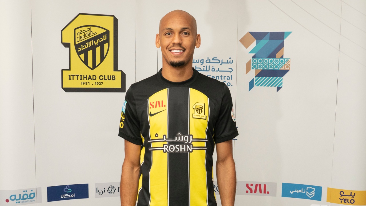 Gjithçka zyrtare, Fabinho firmos me Al-Ittihad