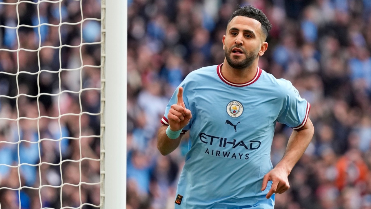 Mahrez lë bosh krahun e djathtë te Manchester City, “qytetarët” në kërkim të talenteve