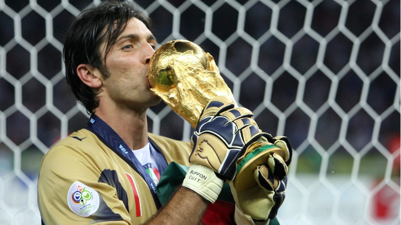 Fundi i një karriere “legjendare”, Buffon heq dorë nga futbolli i luajtur