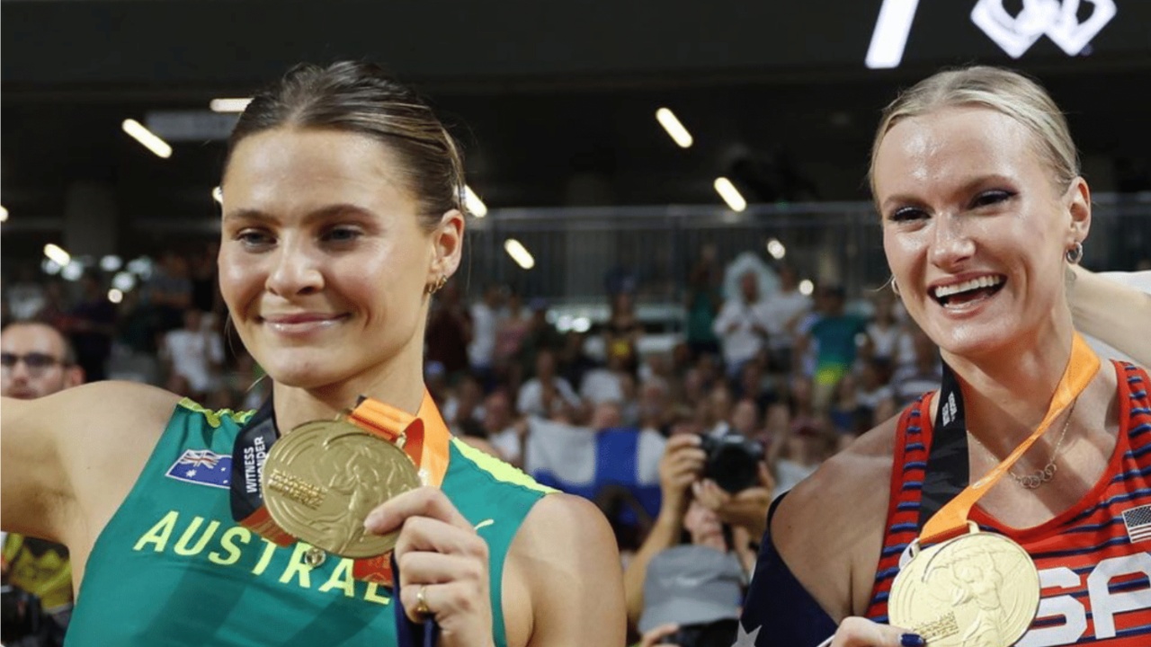 Kampionet ndajnë medaljen e artë, australiania Kennedy dhe amerikania Moor fitojnë të dyja në Botëror