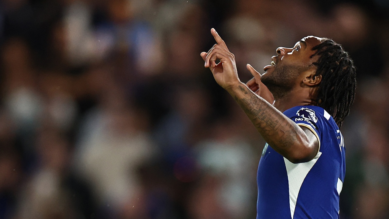 VIDEO/ Chelsea e bën “sefte” në Premier League, Sterling mendon për pikët e “bluve”