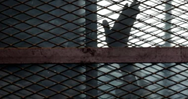 E burgosura në Iran qep buzët në shenjë revolte