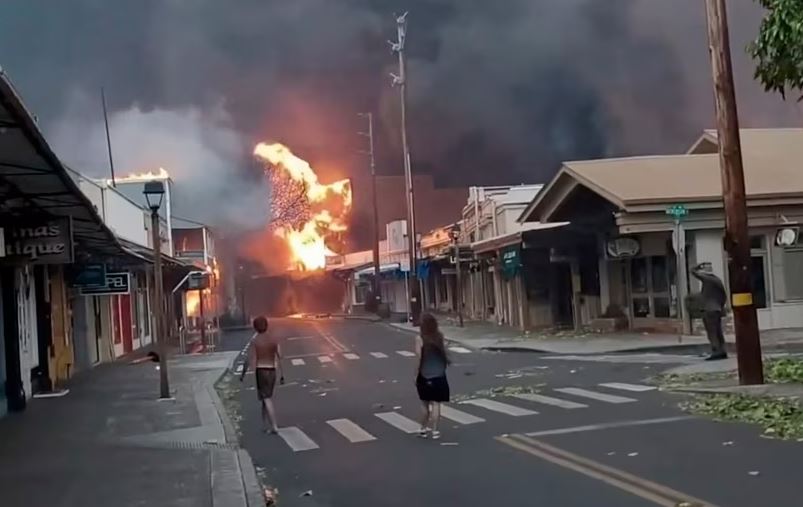 Arrin në 67 numri i viktimave nga zjarri në Hawaii