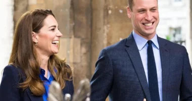 Princi William dhe Princesha Kate dërgojnë një mesazh nga pushimet e tyre