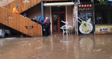 Rreziku nuk ka kaluar, Kina rrezikon sërish përmbytje në shumë zona