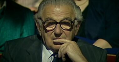 Anthony Hopkins do të luajë rolin e njeriut që shpëtoi 669 fëmijë nga nazistët