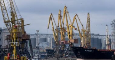 Rusia sulmon portin e Odesës