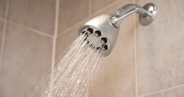 E zë korenti në dush, humb jetën 32-vjeçarja në Cërrik