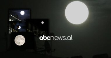 FOTO/ Më e madhja dhe më e ndritshmja e vitit, pamje fantastike të Hënës Blu nga piramida e Tiranës