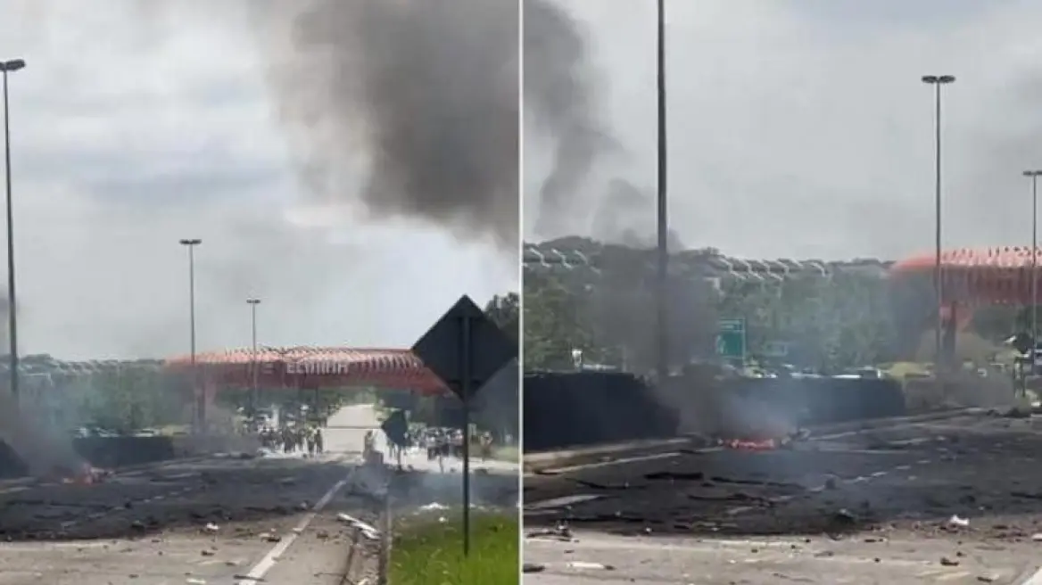 Malajzi/ Avioni rrëzohet në autostradë dhe shpërthen gjatë përplasjes, raportohet për 10 viktima   