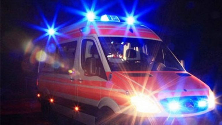 EMRI/ Përplasen dy automjete në Bulqizë, humb jetën 25-vjeçari